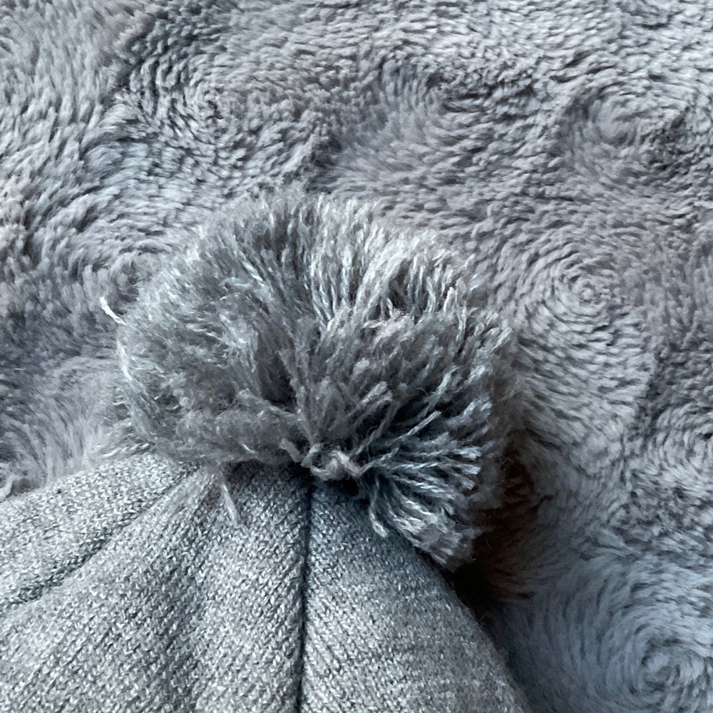 Nike Kids Gray Pom-Pom Knit Beanie - Picture 4 of 6